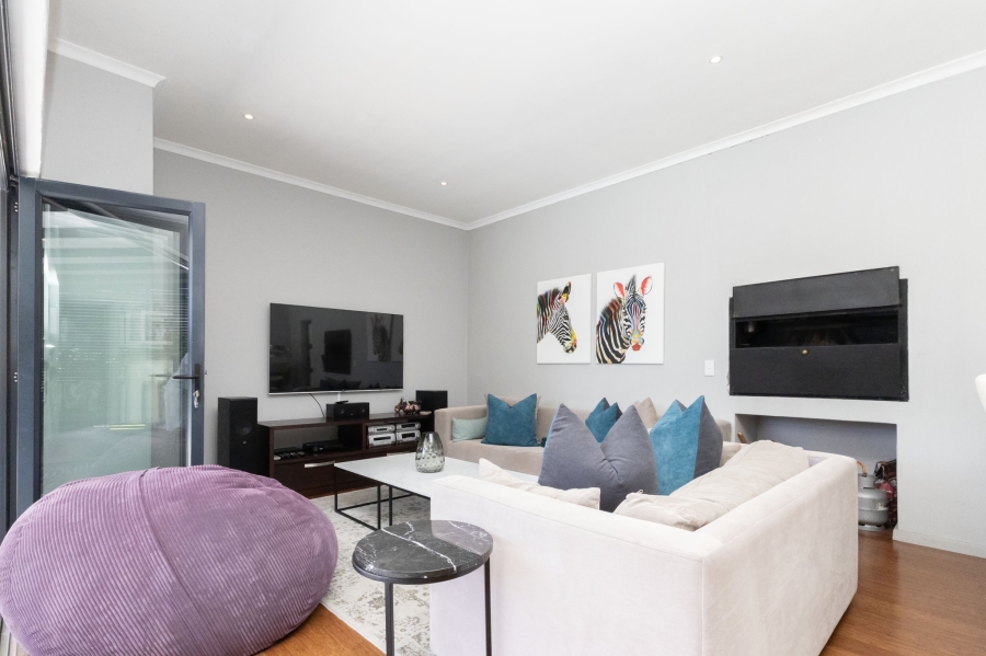 To Let 4 Bedroom Property for Rent in Big Bay Western Cape